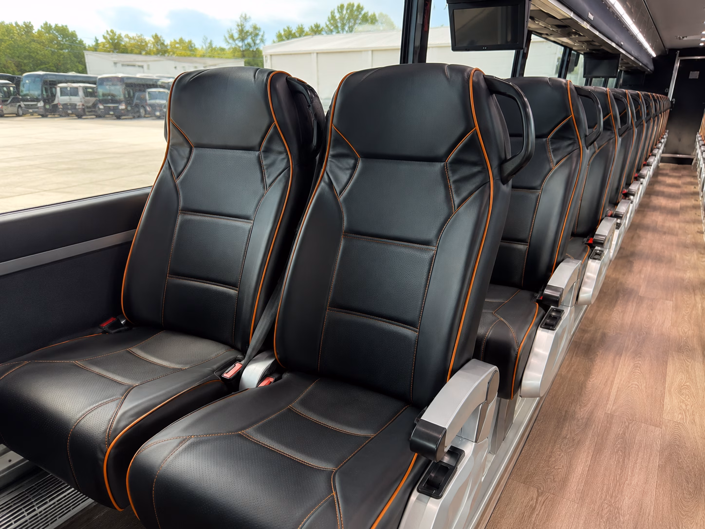 compare buses for a moab wine country overnight or day trip