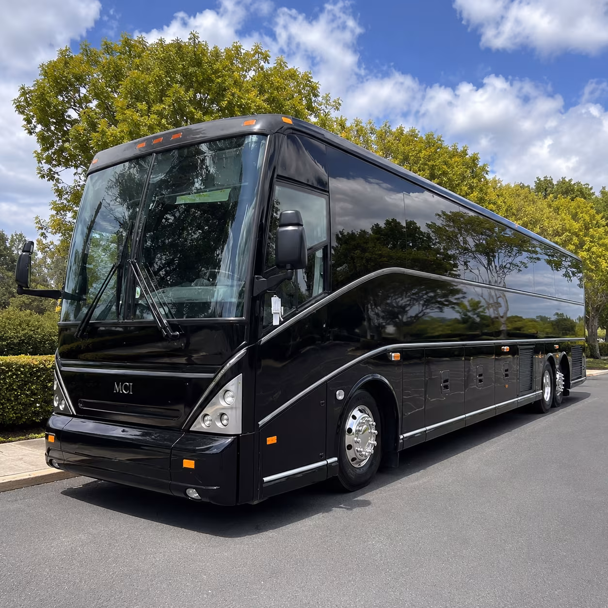 ski resort shuttles up little cottonwood and big cottonwood canyons
